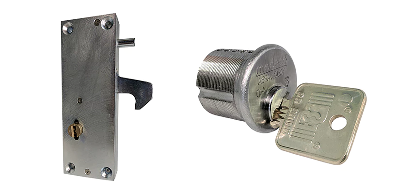 RR Fence Gates Brink Locks Repair in Alondra Park, California