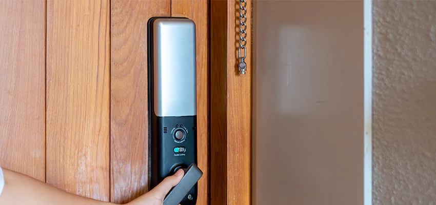 Home Security Electronic Locks Upgrades in Alondra Park, CA